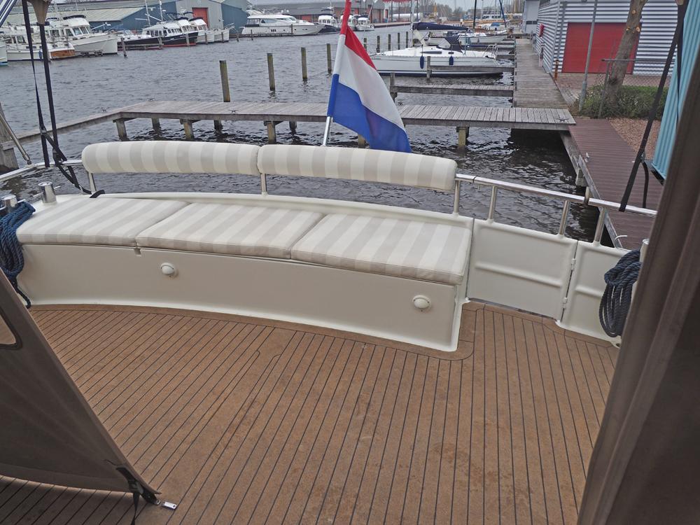  Deck equipment